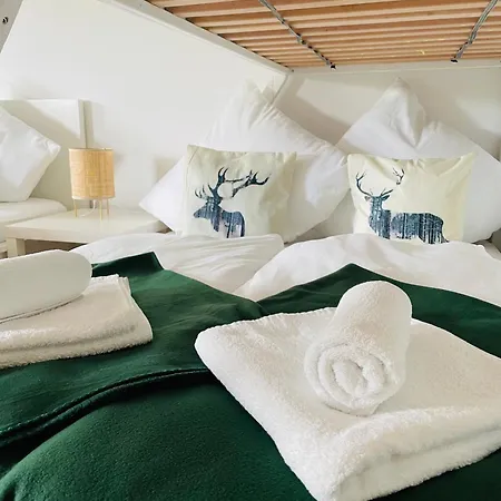 Fuchsfelsen, Perfekt Fuer Familien Mit Kindern Häusern